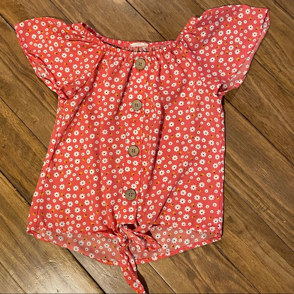 Girls size 6/7 top with functional bottom knot
